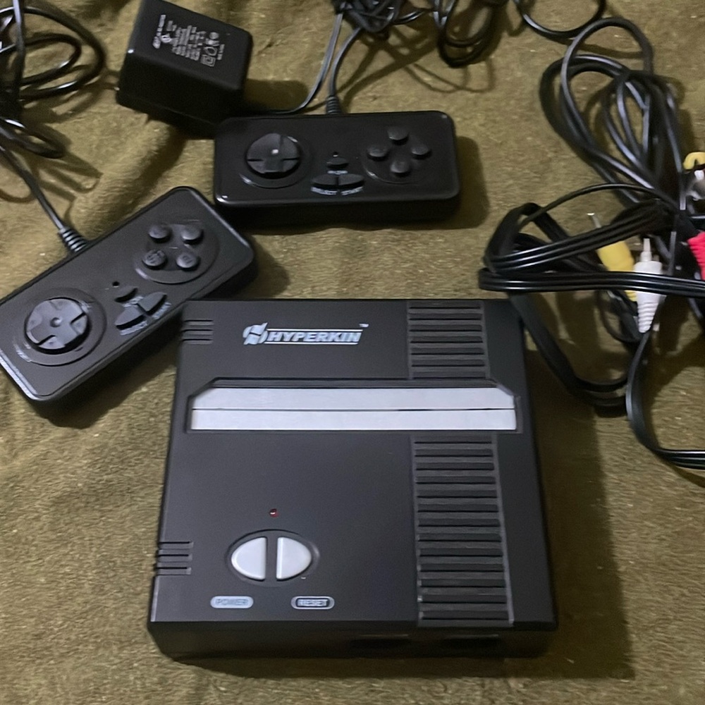 Hyperkin Retron 1 Nintendo NES Console & Controllers